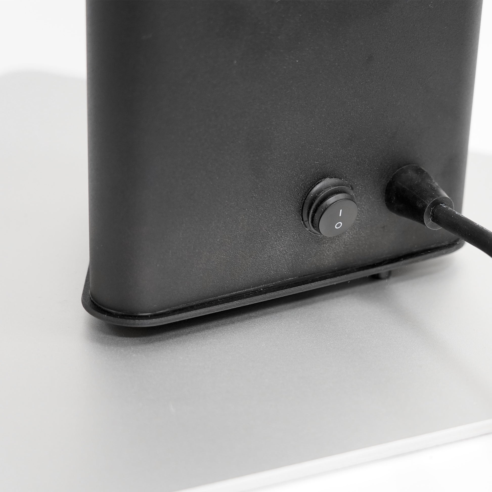 VASNER HeatTower Mini mit integriertem Netzkabel - einfacher Stromanschluss
