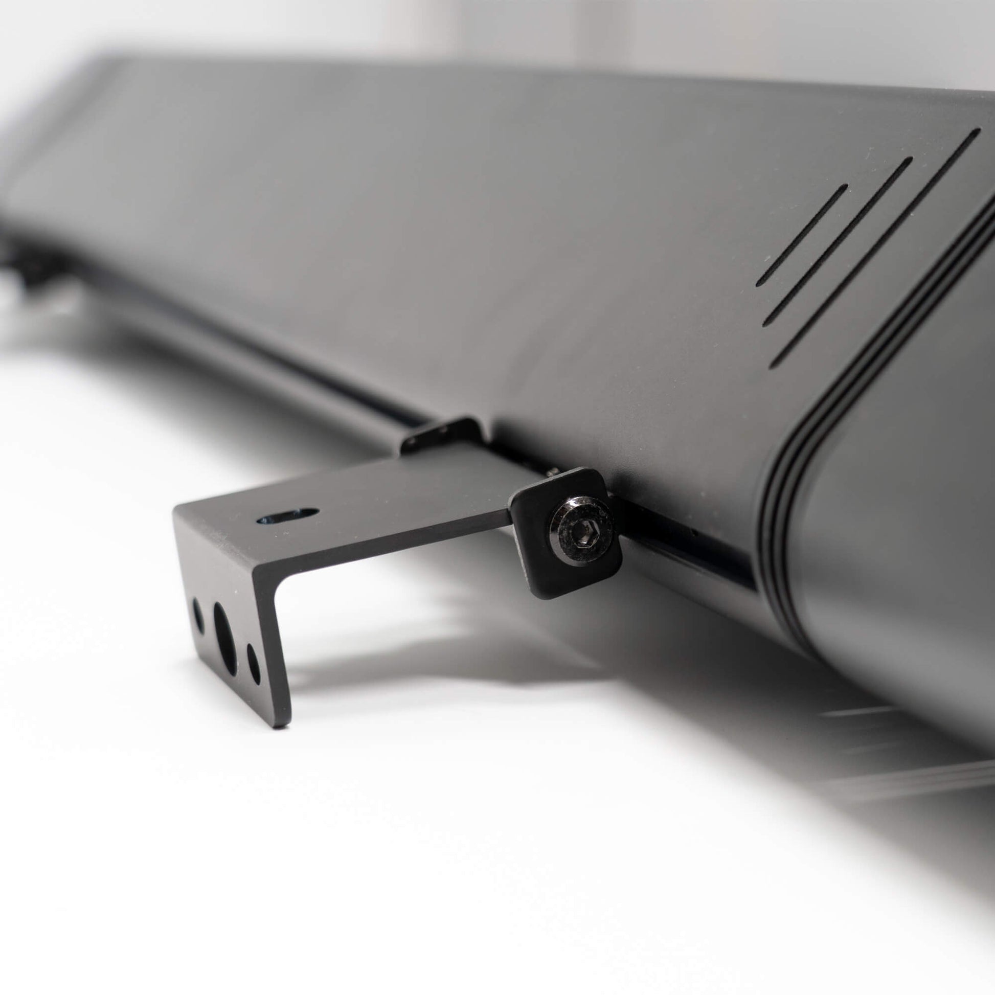 VASNER Teras 25 Basix Halterung - flexible Montage für Wand, Decke und Ecken
