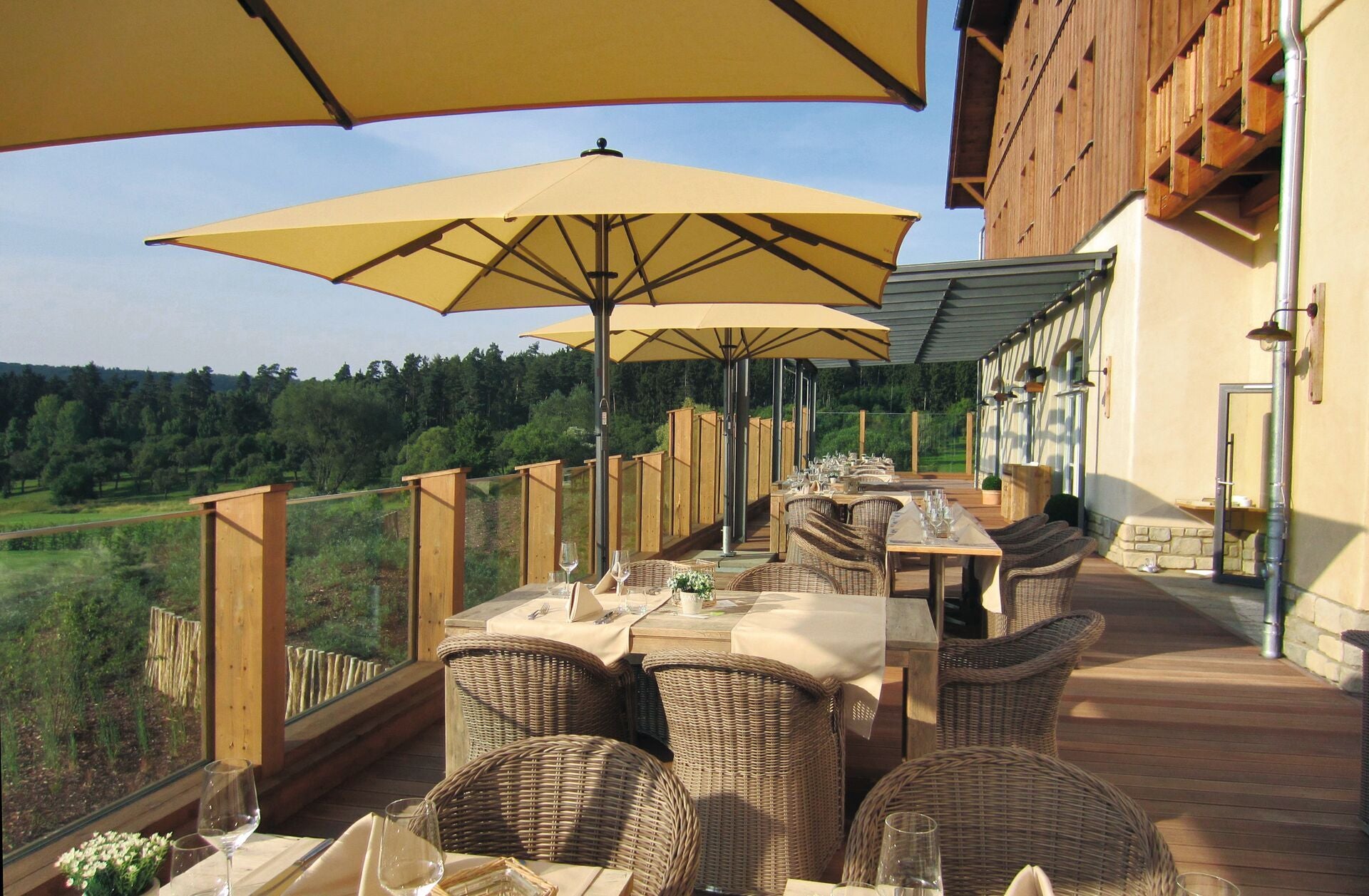 Bahama Jumbrella Großschirm - individuell konfigurierbar mit umfangreichem Zubehör
