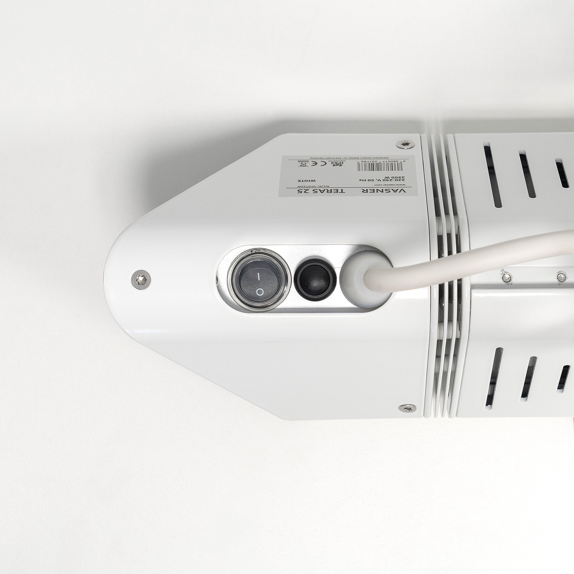 VASNER Teras 25 auf Terrasse - kraftvolle Infrarotwärme 2500W mit Fernbedienung
