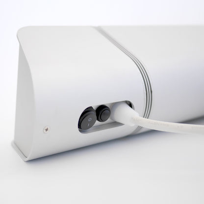 VASNER Teras X20 Rückseite - minimalistisches Design mit Ultra Low Glare Gold-Röhre
