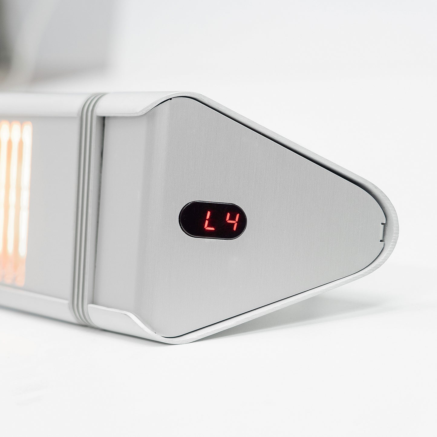 VASNER Teras 25 silber Seitenansicht - IP65 wetterfester Heizstrahler mit Carbon-Röhre
