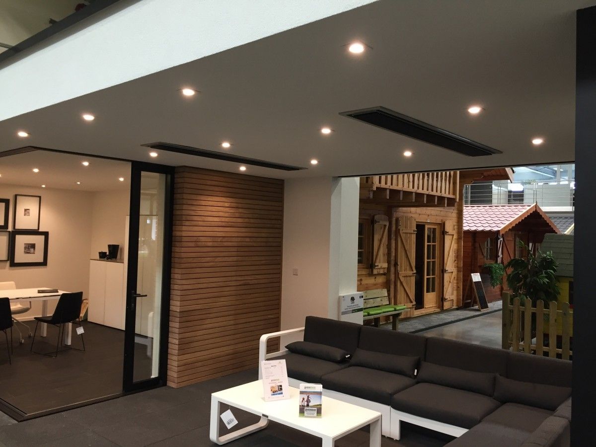 HEATSTRIP Classic Design Heizstrahler in Restaurant - effiziente Wärme für überdachte Außenbereiche
