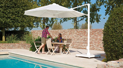 Prostor P7 runder Ampelschirm in Terrasse - flexibler Sonnenschutz mit One Move System
