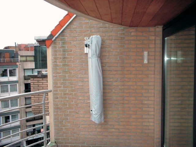 Prostor P3 Schutzhülle - einfache Entnahme aus Wandprofil zum Schutz
